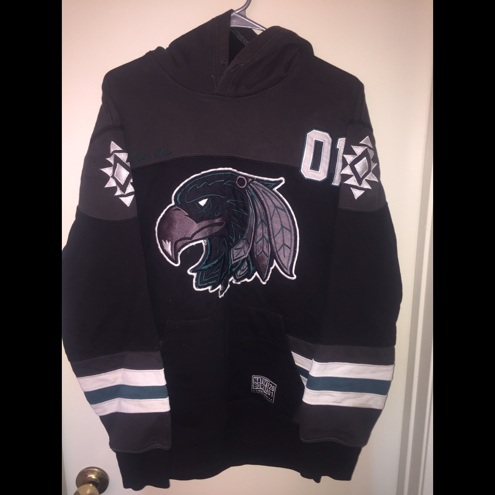 Native borne sweater